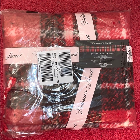 💕Victoria’s Secret Scarlet & Black Plaid Scarf💕 - Picture 5 of 6
